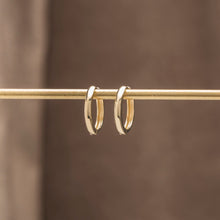 Load image into Gallery viewer, 15mm Classic Sleeper Hoop Earrings in Gold
